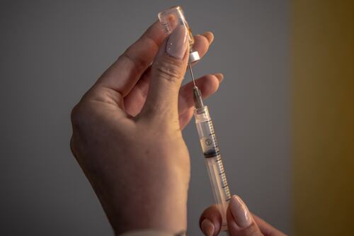 ¡Fuera la desinformación! Aquí 6 importantes verdades sobre las vacunas contra COVID-19