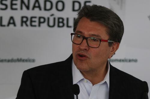 Facebook y Twitter deberán tener permiso del IFT para operar en México, según iniciativa de Monreal